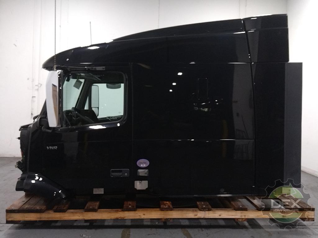 Volvo VNR640 complete groomed sleeper cab OEM 82660501