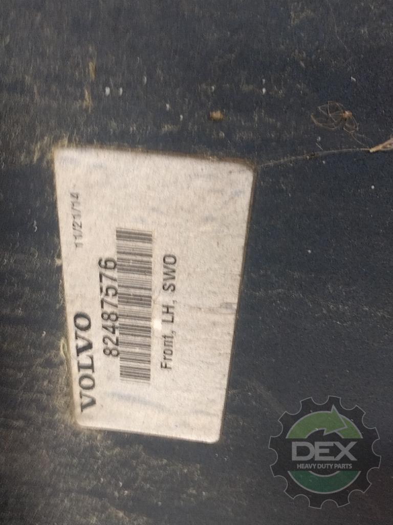 Volvo VNL LH front chassis fairing with steps OEM 82487576D7