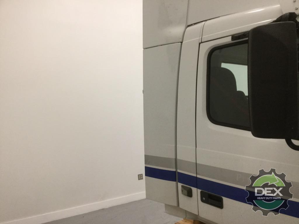 Volvo VNM day cab wired for D13 engine US10+6 OEM 21134493D54