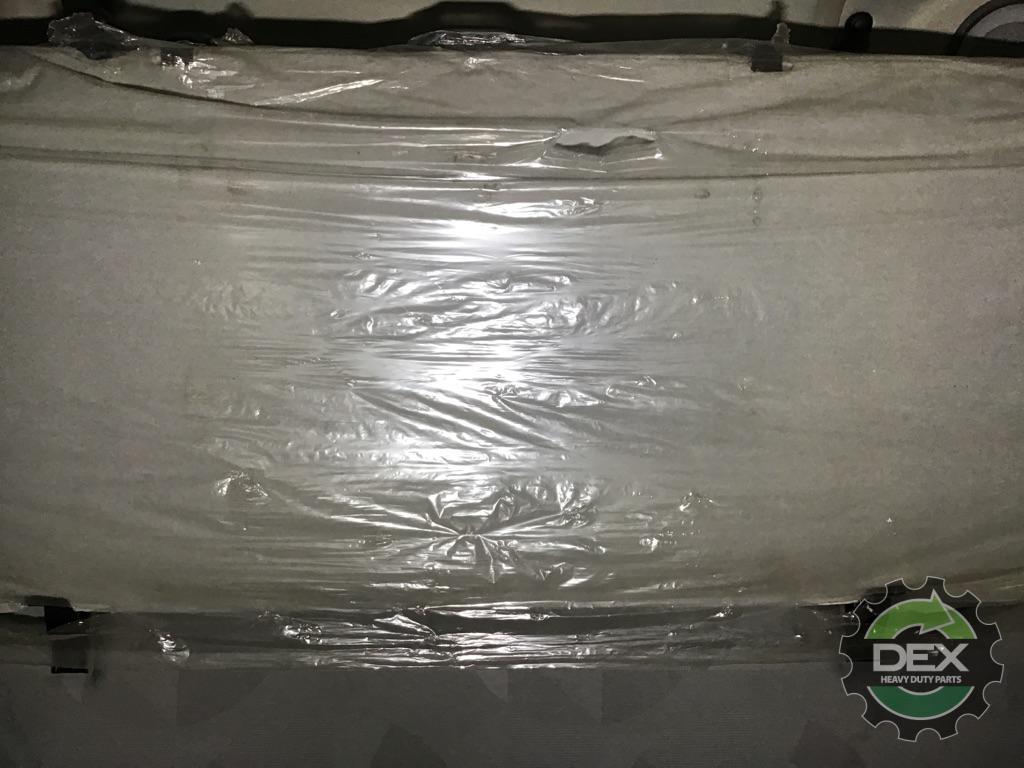 Volvo VNL670 complete groomed sleeper cab OEM 20413812D14