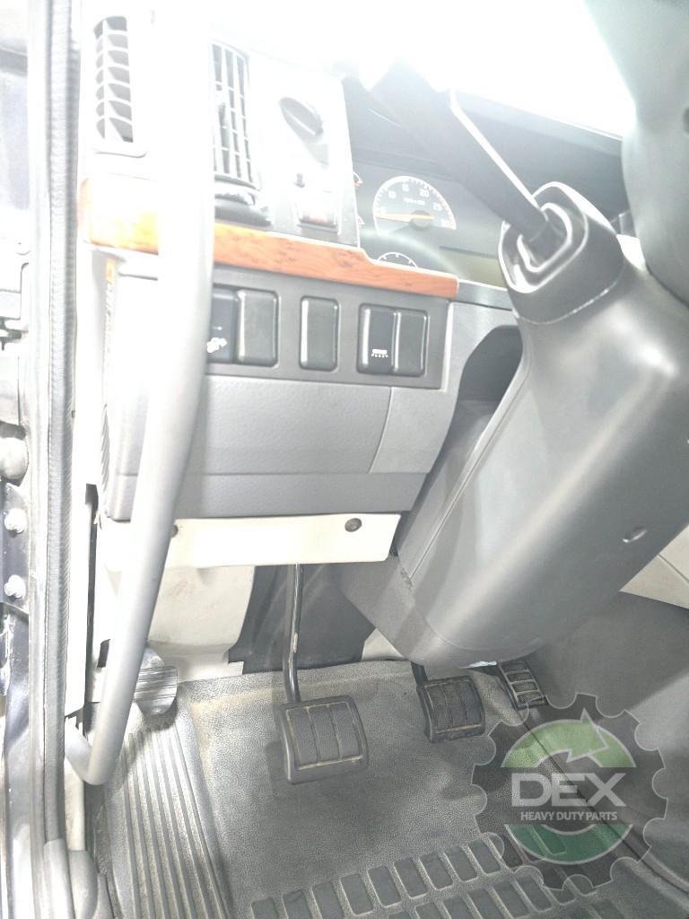Volvo VNL670 groomed sleeper cab OEM 20413815