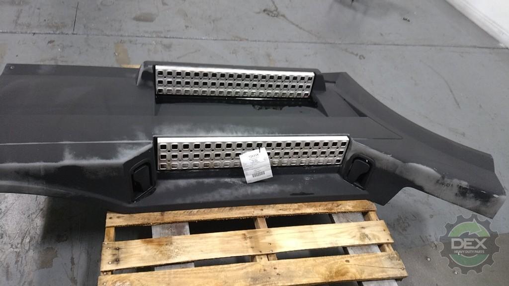 Volvo VNL LH front chassis fairing with latches and steps OEM 20577770