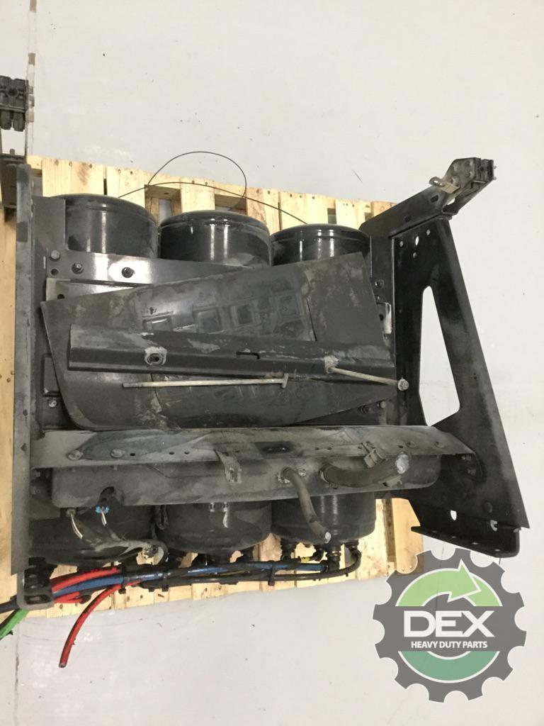 Volvo VNL steel battery box P/N 21042167 with x3 steel air tanks P/N