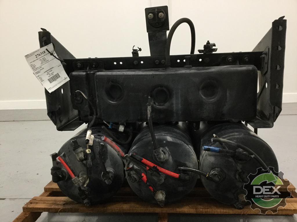 Volvo VNL steel battery box with x3 air tanks 2x 21183543 OEM DDD6