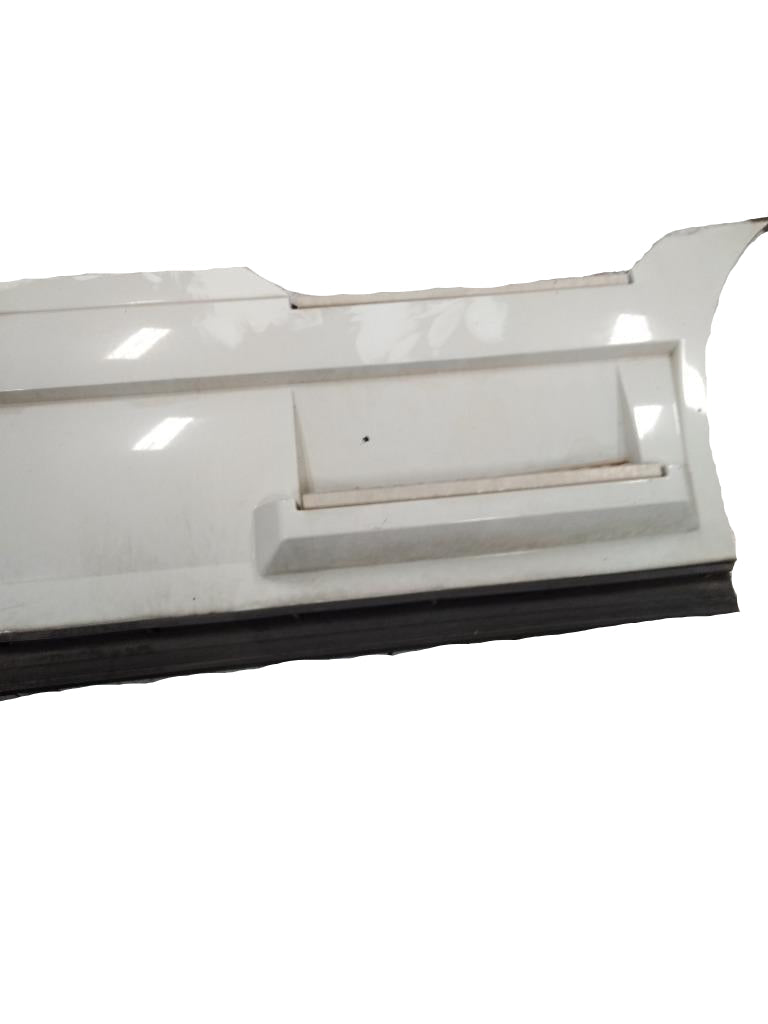 Volvo RH chassis fairing with steps OEM 82752235 - Second Truck Parts