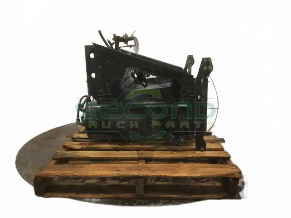 Volvo Complete steel battery box with x3 air tanks Shelf 21043167 DDD2 - Second Truck Parts