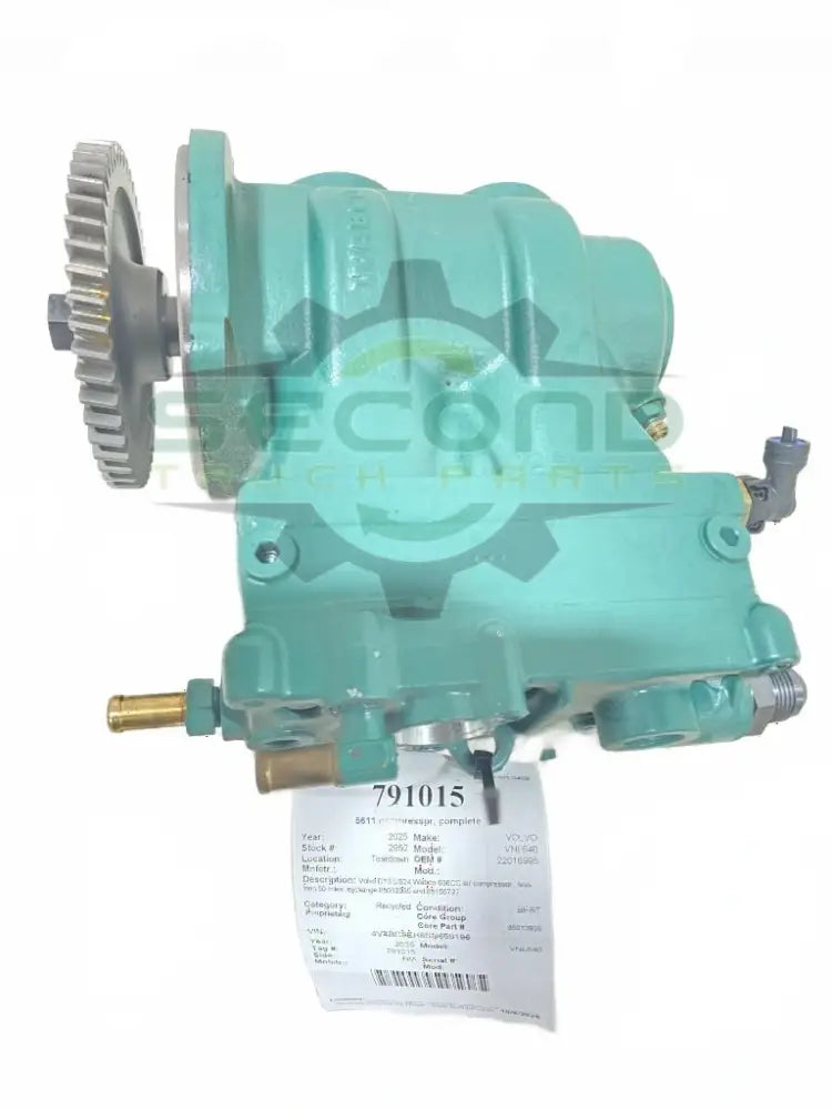 Volvo D13 US24 Wabco 636CC air compressor OEM 22016995D17 - Second Truck Parts