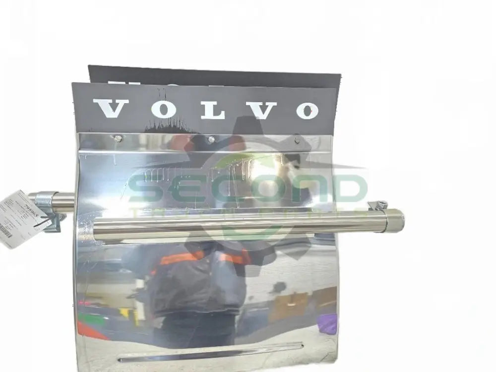 Volvo Rear 1/4 fenders OEM 24408085 - Second Truck Parts