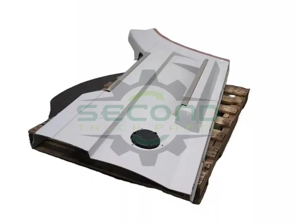 Volvo RH chassis fairing with steps OEM 82487678 - Second Truck Parts
