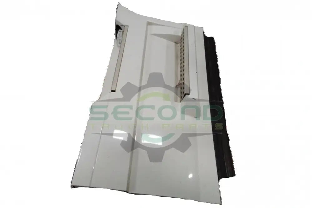 Volvo RH chassis fairing with steps OEM 82752235 - Second Truck Parts
