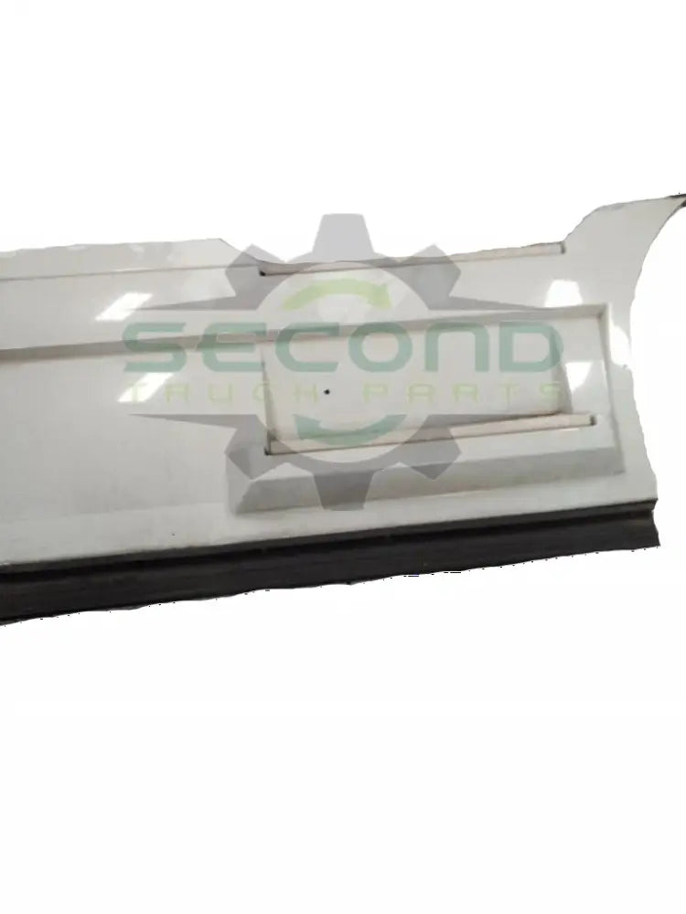 Volvo RH chassis fairing with steps OEM 82752235 - Second Truck Parts