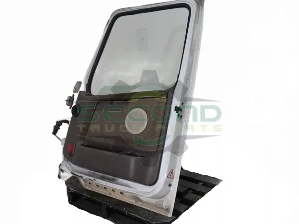 Volvo RH DOOR ASSEMBLY OEM - Second Truck Parts