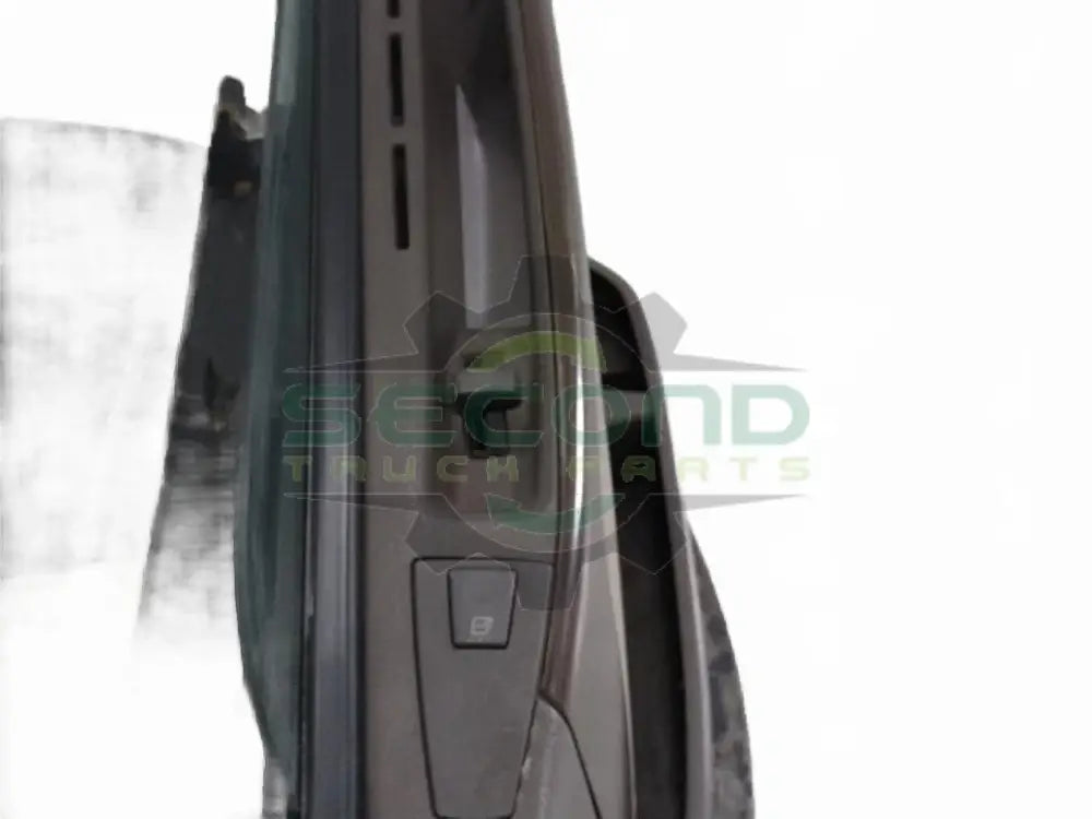 Volvo RH DOOR ASSEMBLY OEM - Second Truck Parts