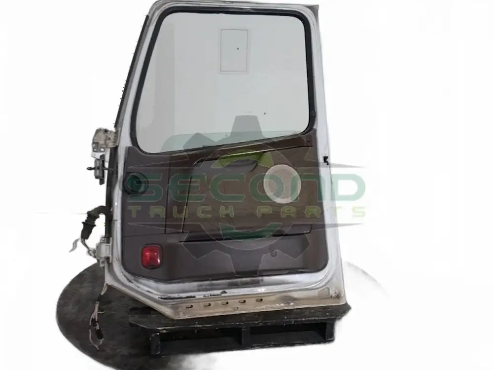 Volvo RH DOOR ASSEMBLY OEM - Second Truck Parts