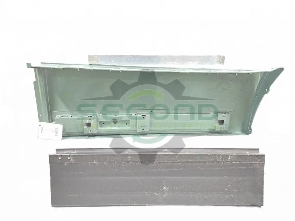 Volvo RH upper cab fairing with extension 78527300 OEM 78565408D8 - Second Truck Parts