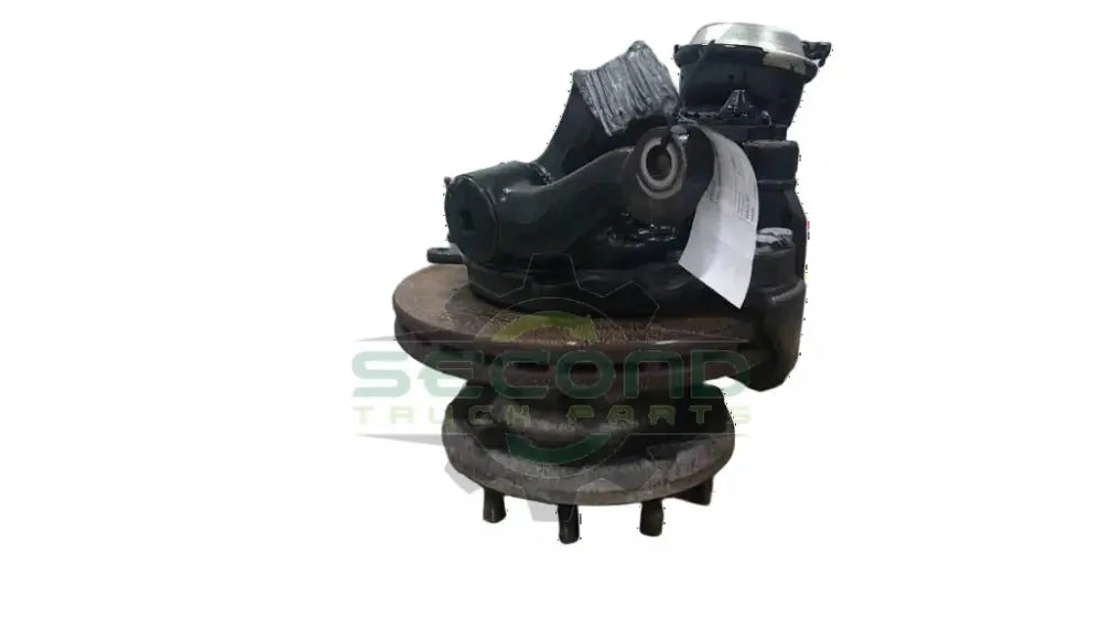 Volvo Steer axle RH hub cutoff OEM 21538410 - Second Truck Parts