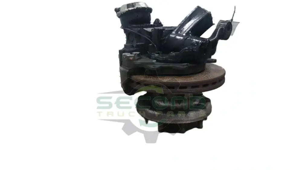Volvo Steer axle RH hub cutoff OEM 21538410 - Second Truck Parts