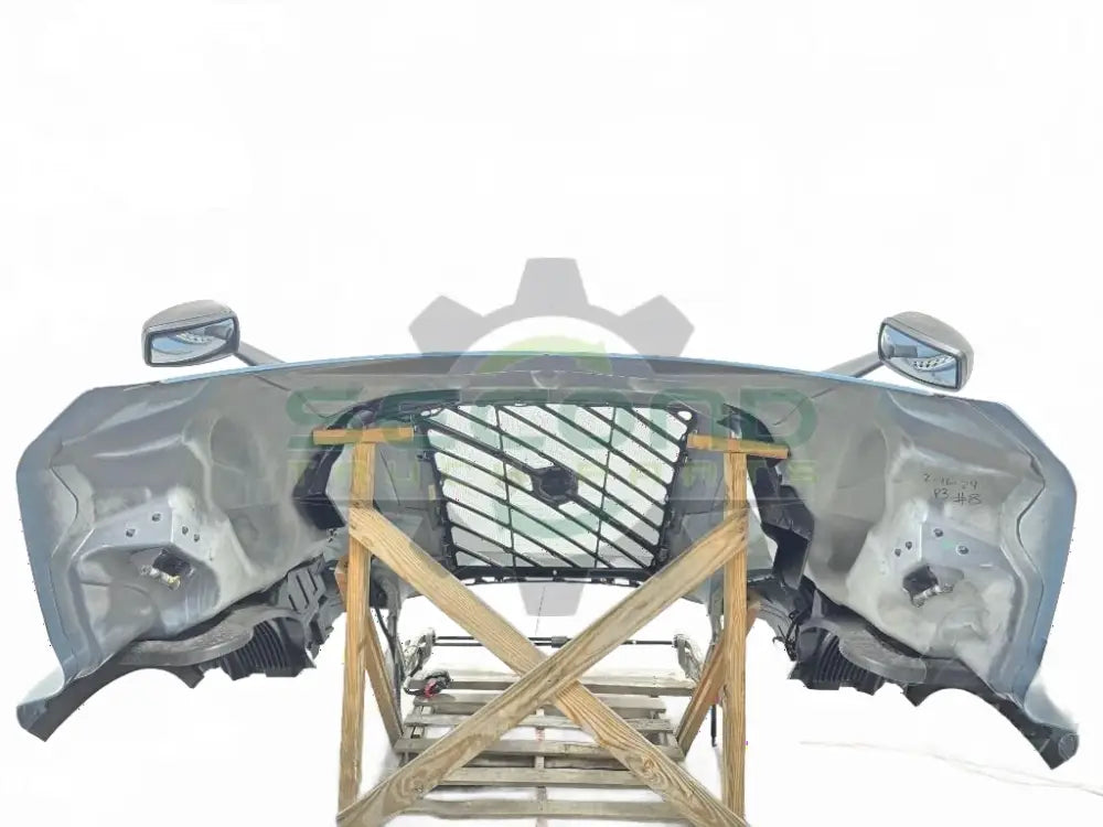 Volvo VNL hood assembly with chrome grille OEM 78696421D6 - Second Truck Parts