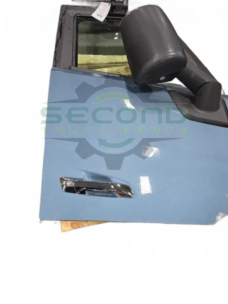 Volvo VNL RH door assembly OEM 78499129D4 - Second Truck Parts