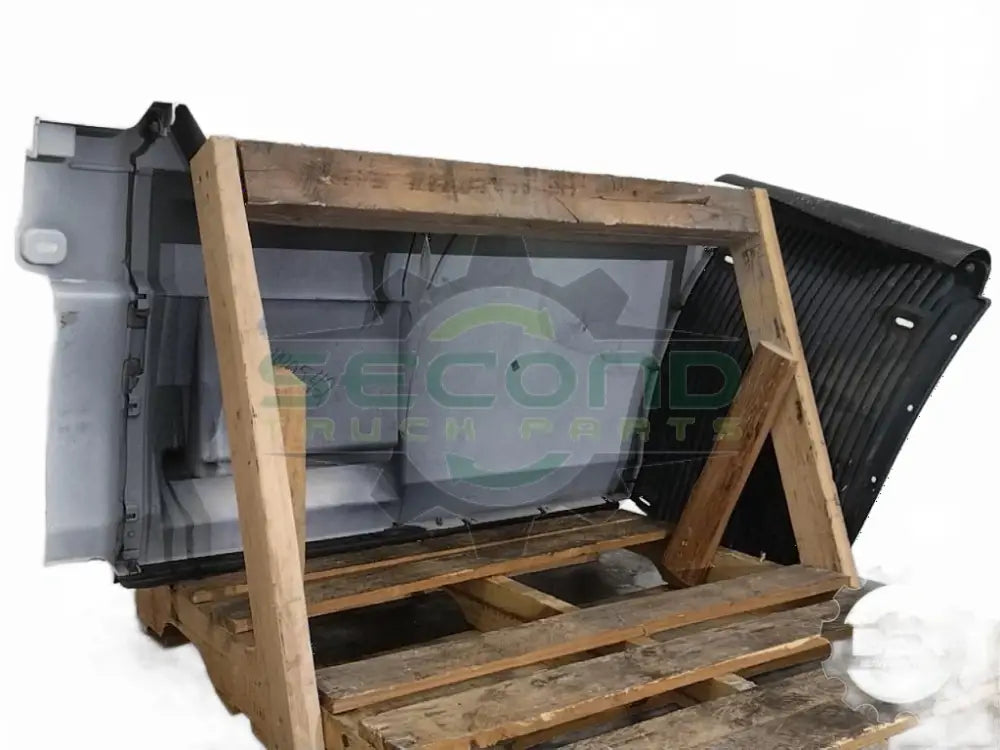 Volvo VNL RH Rear chassis fairing with steps 52" OEM 82765519 - Second Truck Parts