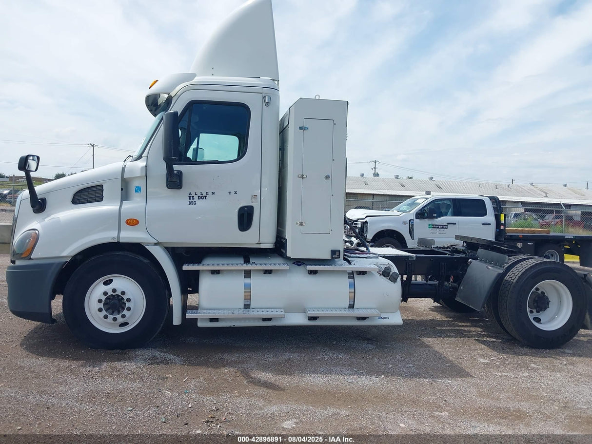 2015 Freightliner Cascadia - Second Truck Parts