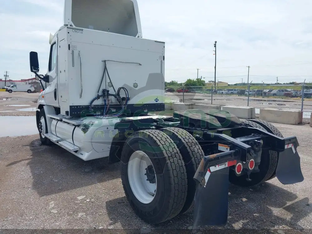 2015 Freightliner Cascadia - Second Truck Parts