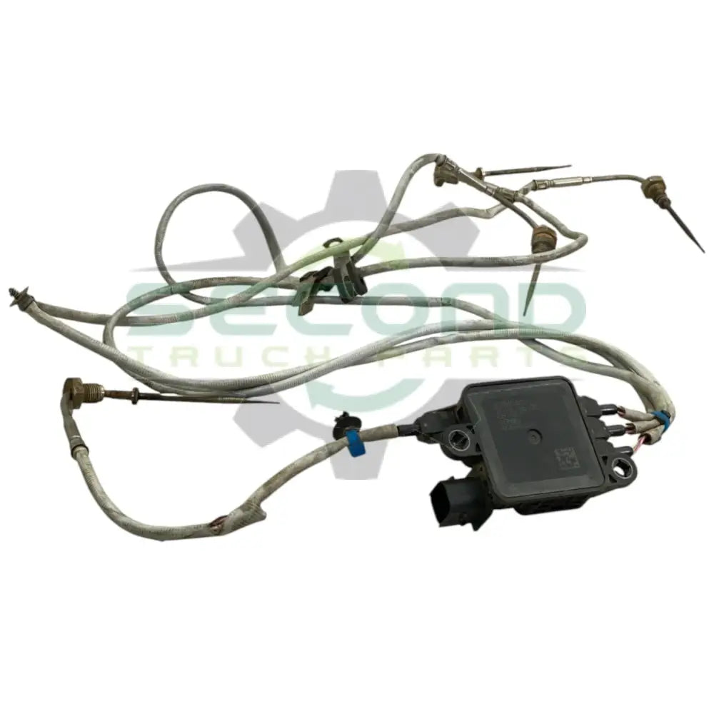 4384563 Genuine Cummins Temperature Sensor - Second Truck Parts