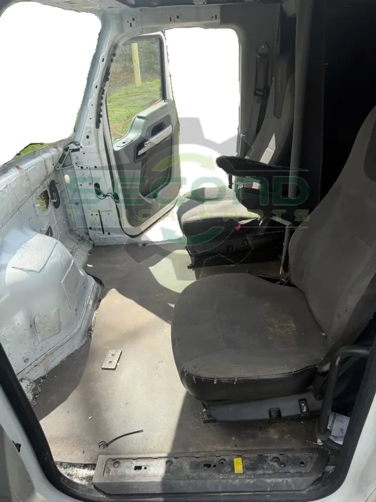 458740 Genuine Kenworth White Cab T680 - Cabs