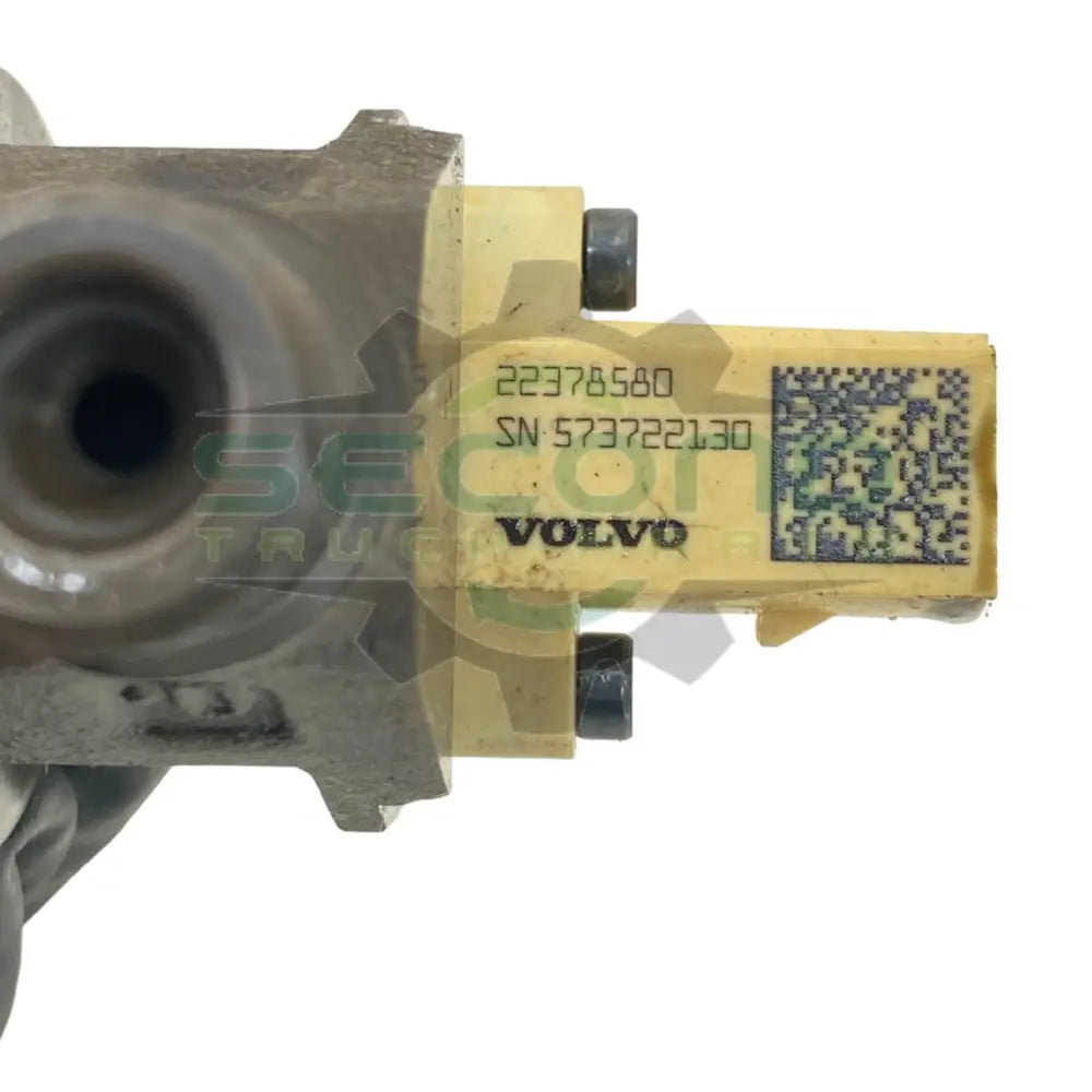 85028899 Genuine Volvo Fuel Injector - Fuel Injectors