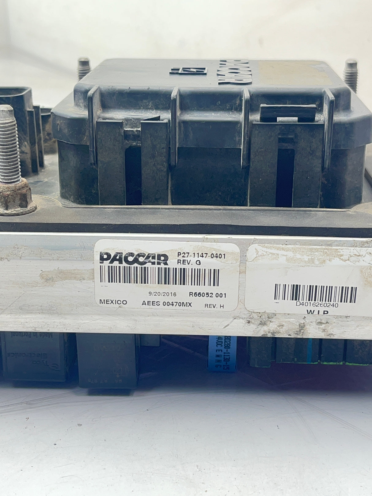 P27-1147-0401  Genuine Paccar Cab Power Distribution Center Fuse