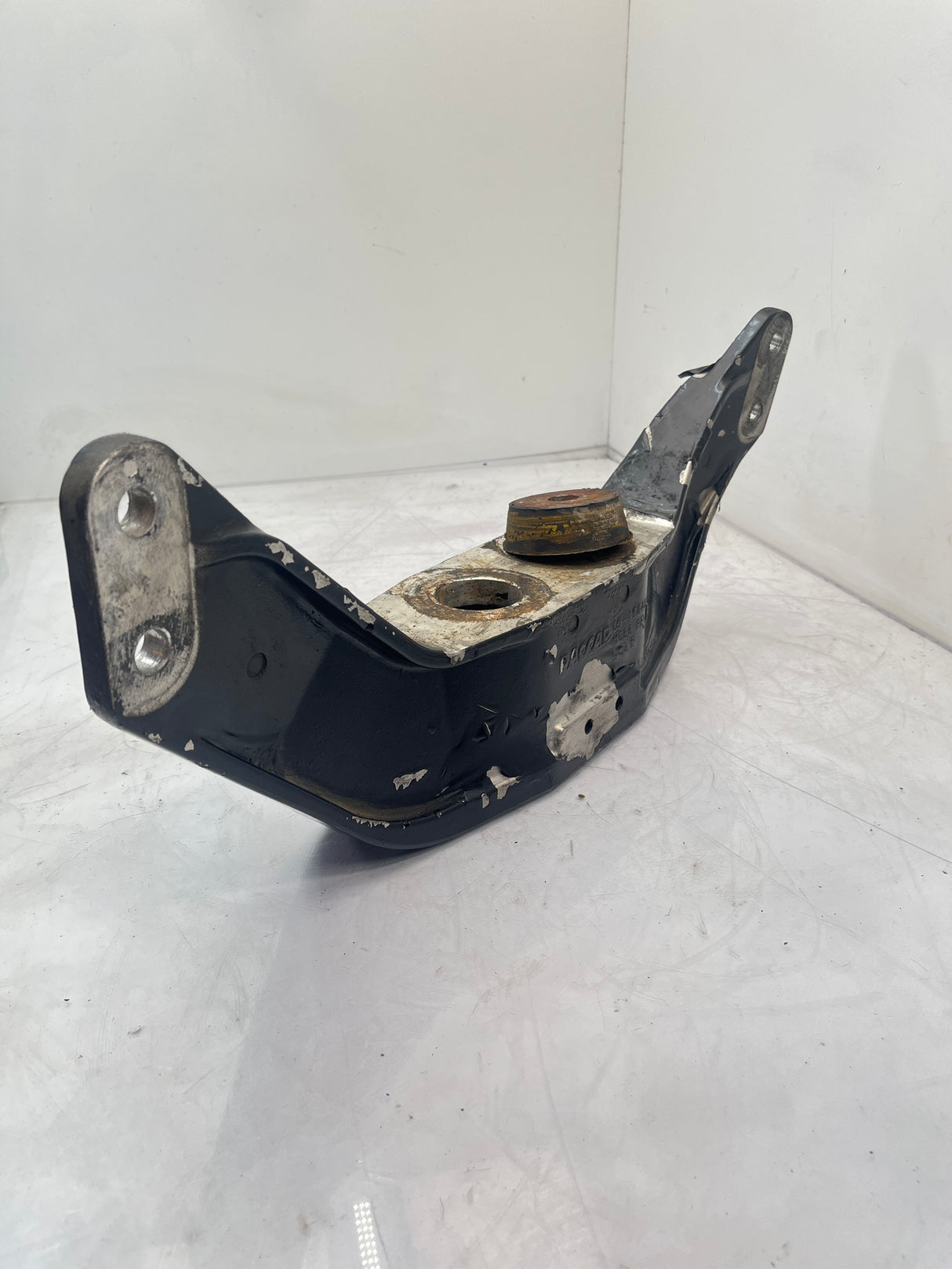 05-15046 Genuine Paccar Front Engine Mount