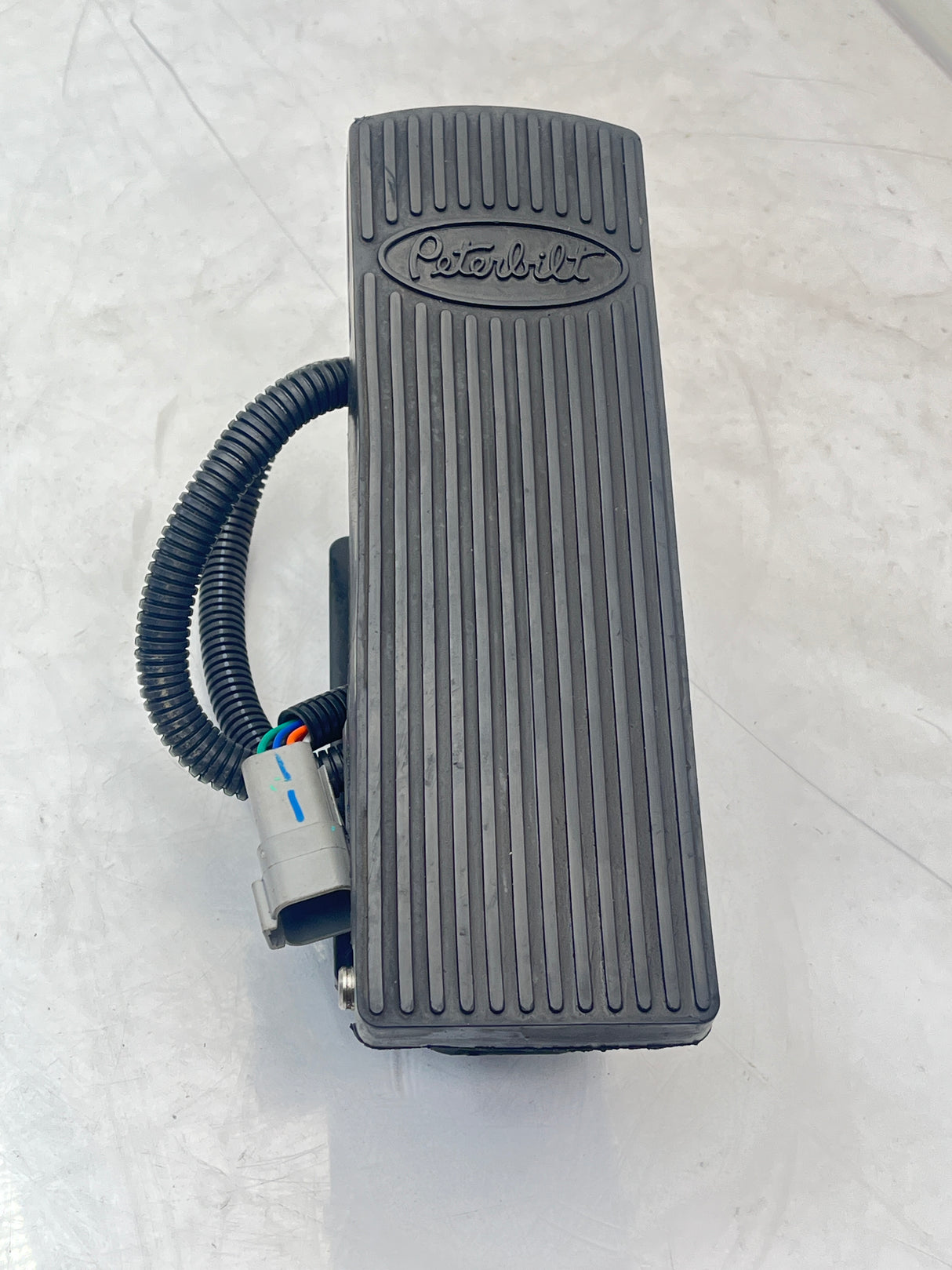 D21-6005 Genuine Paccar Pedal Throttle Assembly