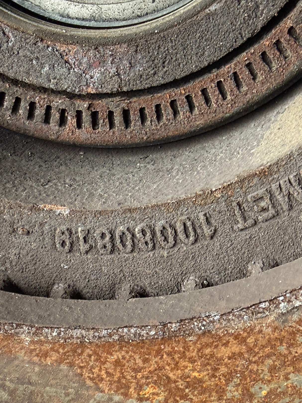 10014341 Genuine Conmet Hub