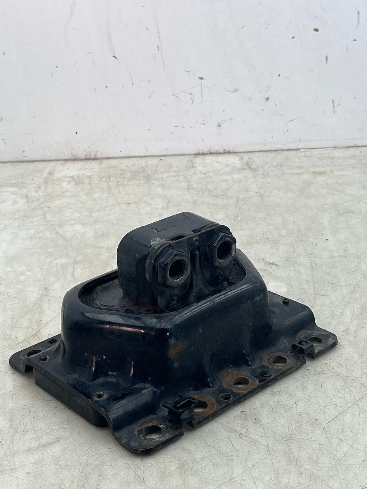 Y-60053-7-1 Genuine Mack Rear Engine Motor Mount
