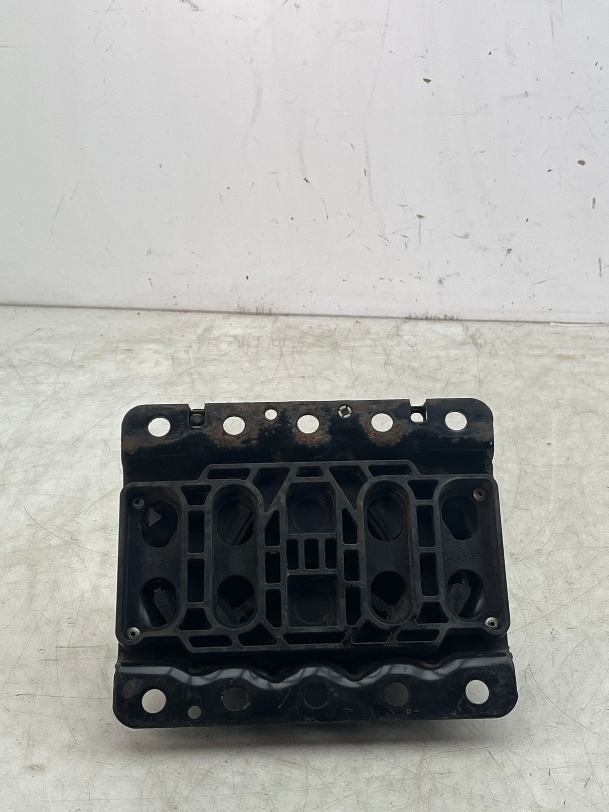 Y-60053-7-1 Genuine Mack Rear Engine Motor Mount