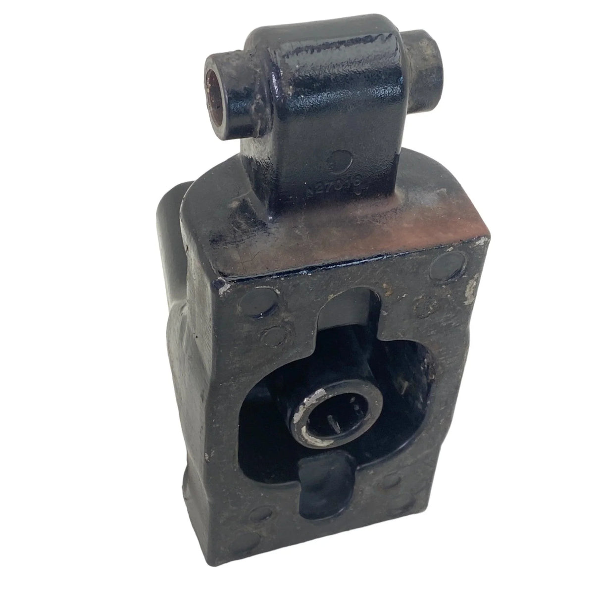 B63-6016 Genuine Paccar Front Suspension Saddle - Second Truck Parts