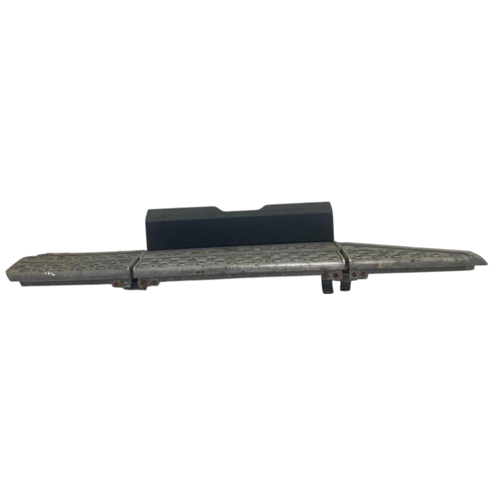 A82-1231-100 Genuine Paccar Left Side Upper Step Assembly – Second A82-1231-100 Genuine Paccar Left Side Upper Step Assembly – Second