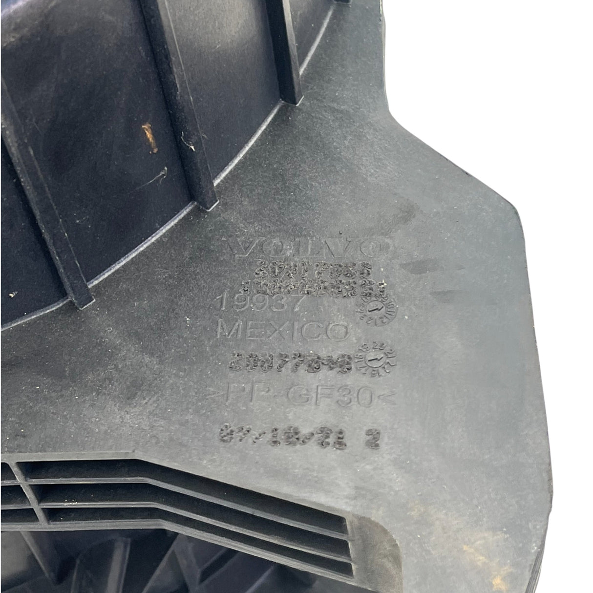 20877860 Genuine Volvo Air Cleaner - Second Truck Parts