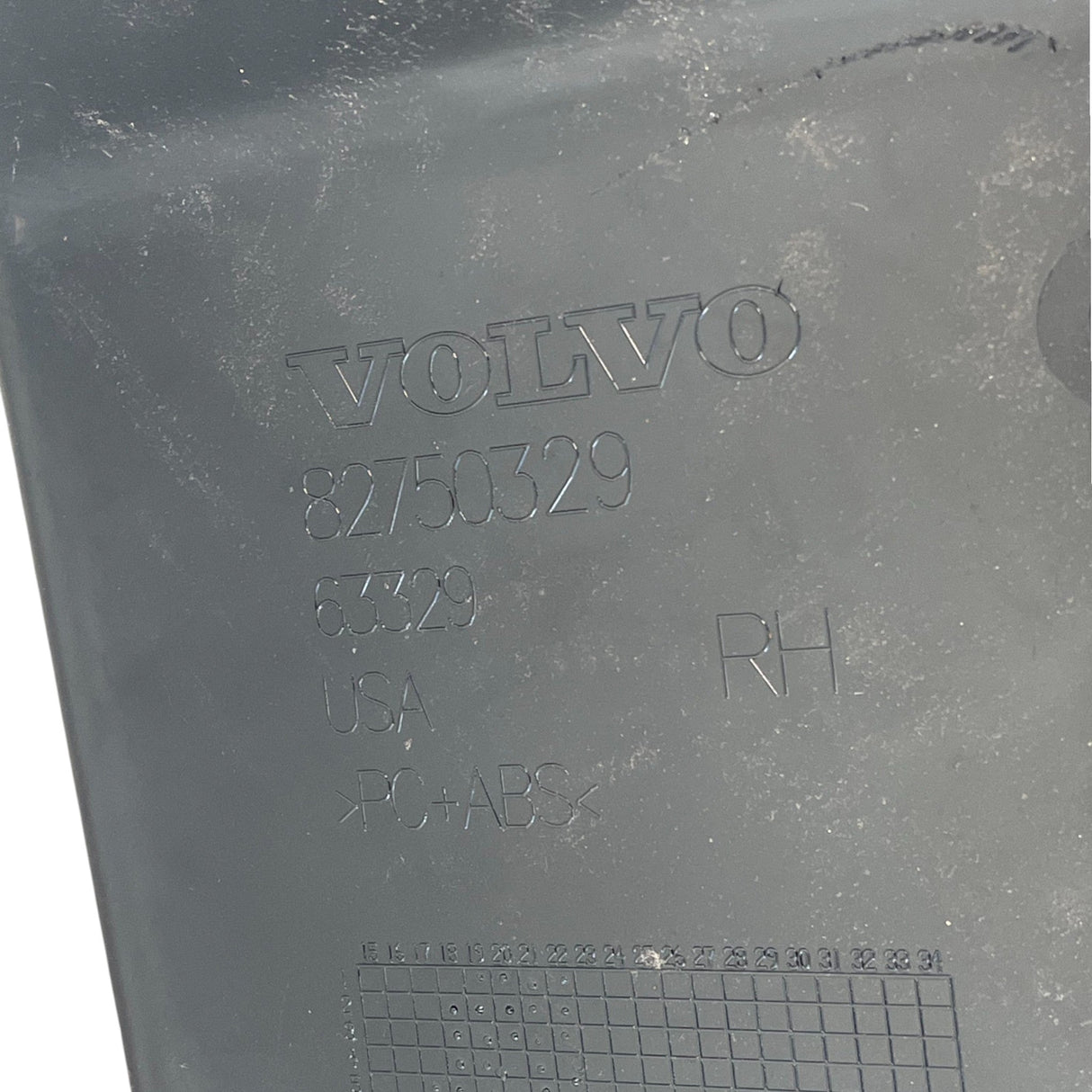 82750329 Genuine Volvo Right Side Extension Bumper