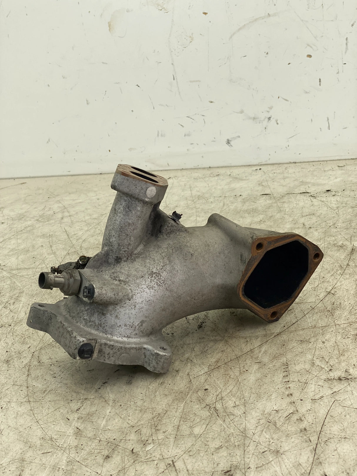 7095811C1 Genuine International Air Transfer Tube