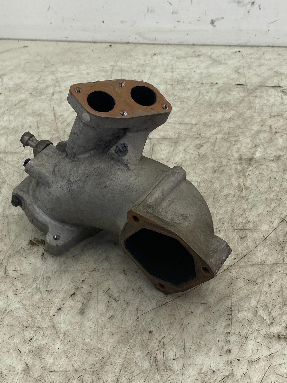 7095811C1 Genuine International Air Transfer Tube