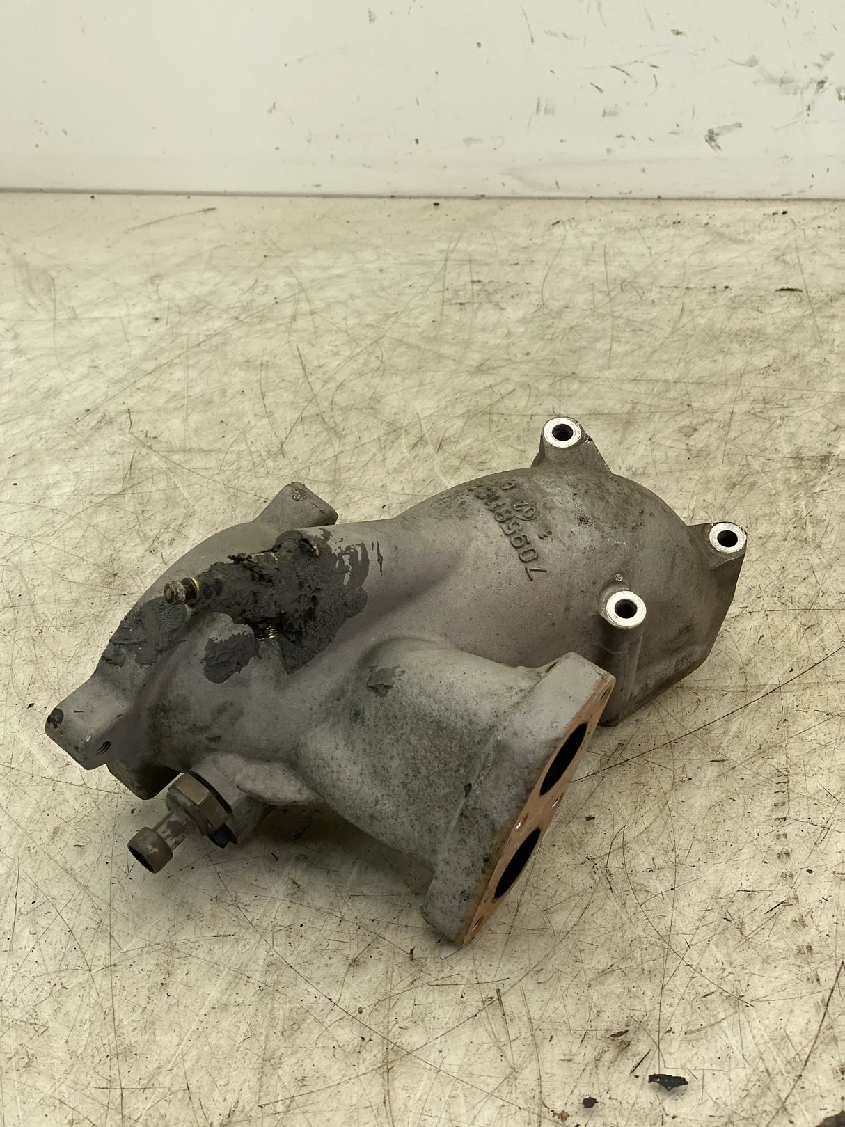 7095811C1 Genuine International Air Transfer Tube