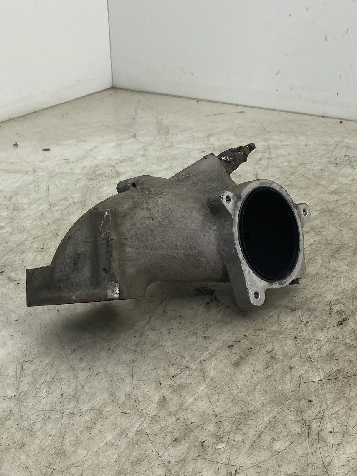 7095811C1 Genuine International Air Transfer Tube