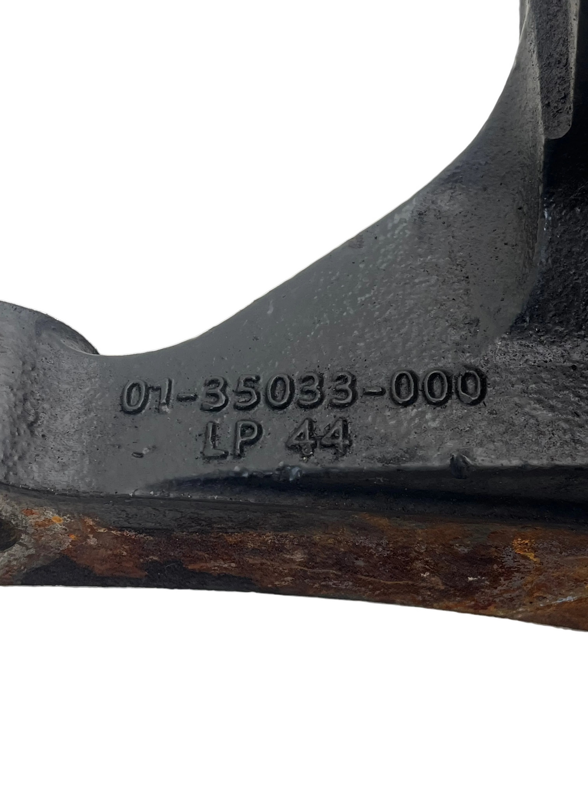01-35552-000 Genuine Freightliner Right Side Engine Mount Bracket