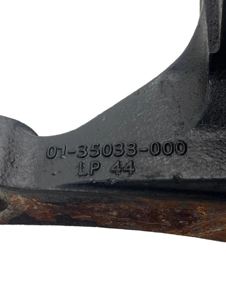 01-35552-000 Genuine Freightliner Right Side Engine Mount Bracket