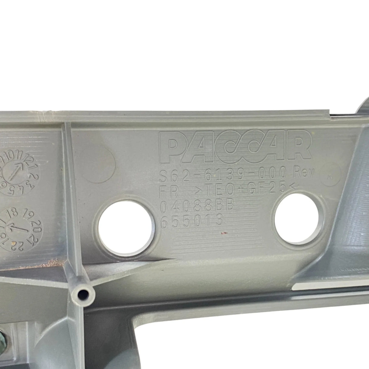 S62-6142-082901671 Genuine Paccar Dash Assembly