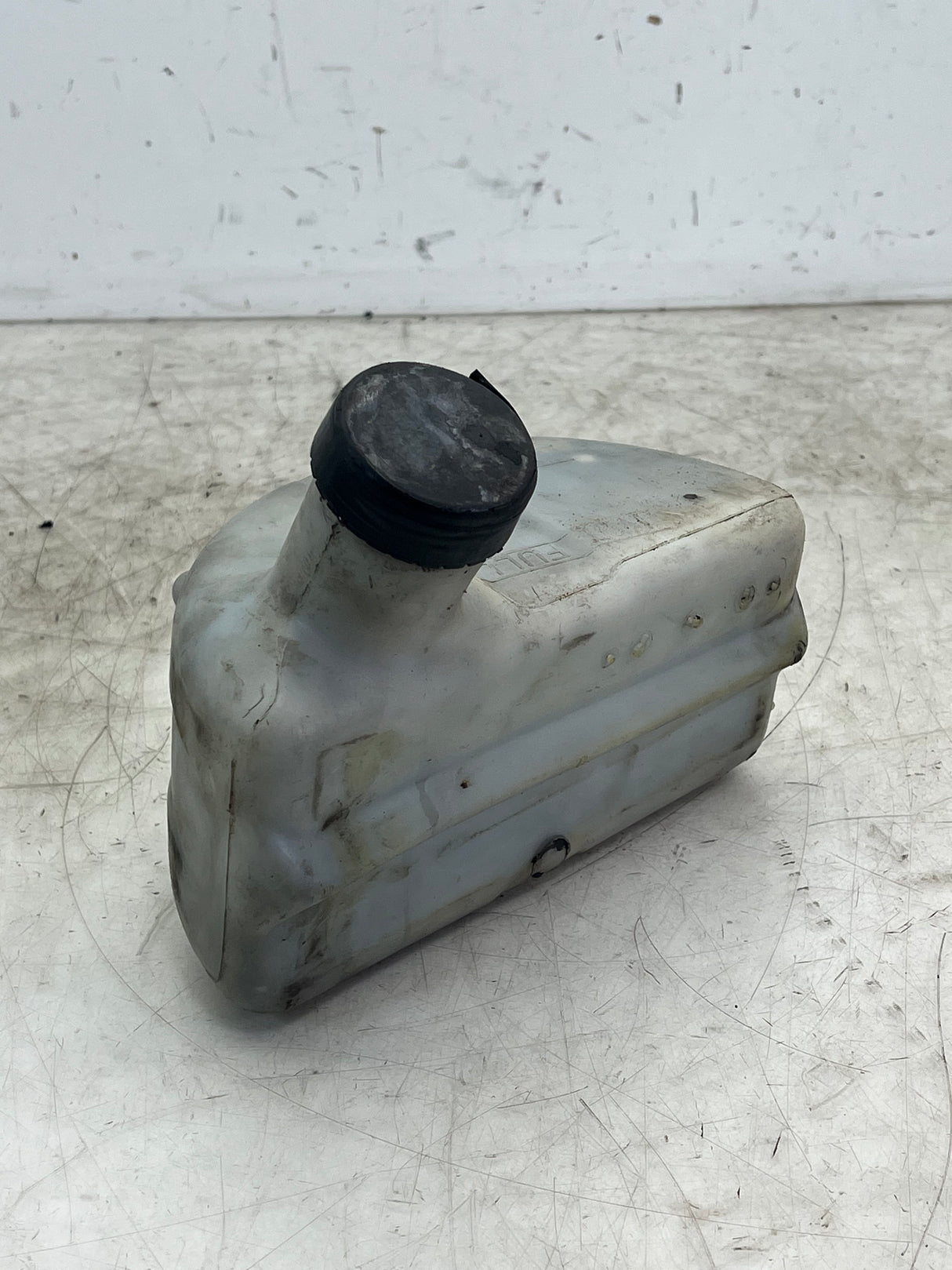 76MF516 Genuine Mack Coolant Reservoir