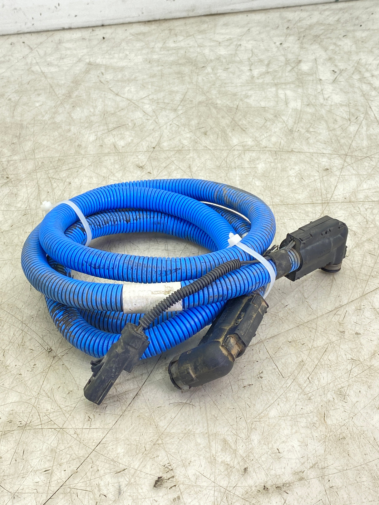04-30355-200 Genuine Freightliner DEF Line Supply