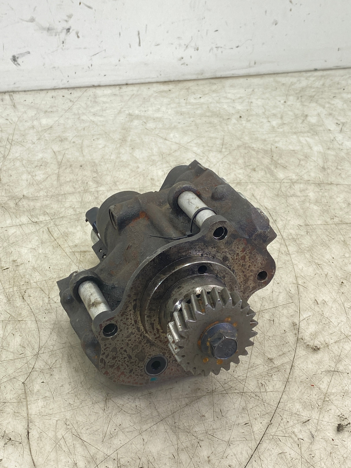 1871295C99 Genuine International High Pressure Oil Pump