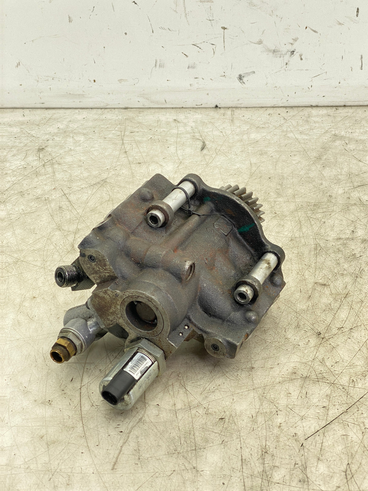1871295C99 Genuine International High Pressure Oil Pump